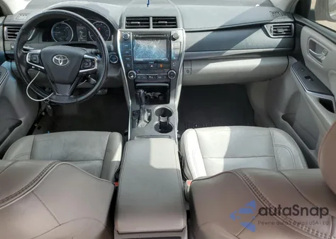 2017 Toyota Camry Hybrid z USA, uszkodzony, nr VIN 4T1BD1FKXHU224405